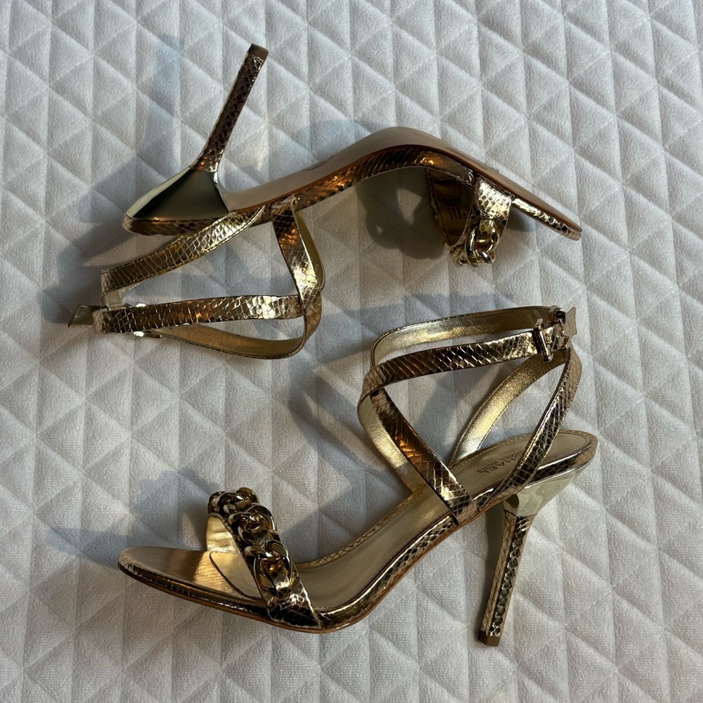MICHAEL Michael Kors Asha womens Sandal Heel shoes Sz 8.5 gold Reptile embossed - Picture 2 of 10
